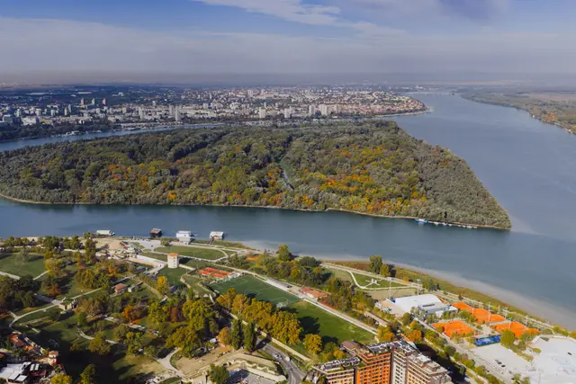 Kalemegdan Parkı ve Tuna'nın havadan görünümü