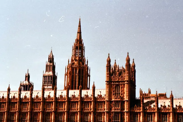 Westminster Sarayı'nın gotik cephesi