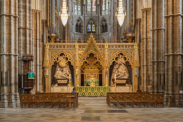 Westminster Abbey'nin nefi ve koro perdesi