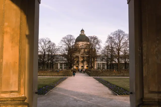 Hofgarten ve çevresindeki tarihî yapılar