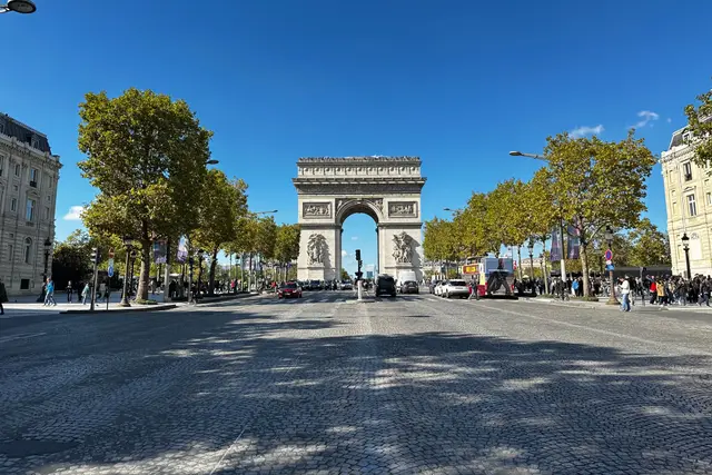 Açık havada Arc de Triomphe