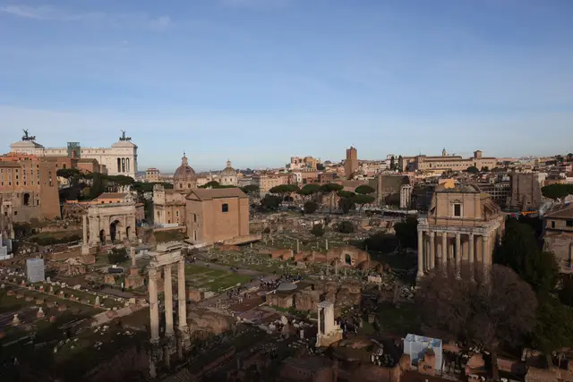 Yukarıdan Foro Romano'nun kalıntıları