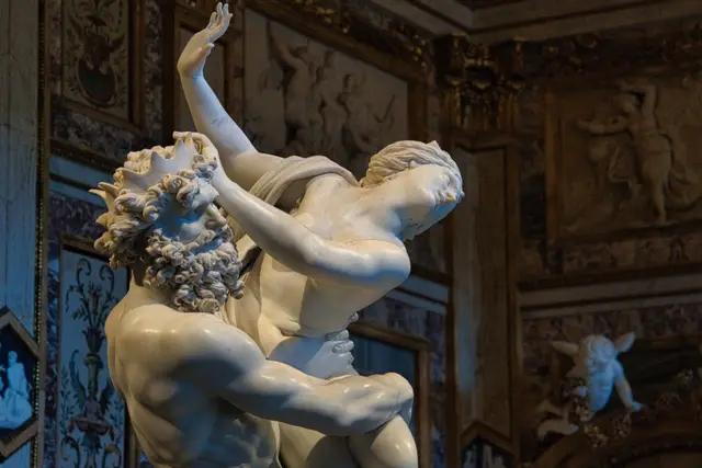 Bernini'nin mermer heykeli, yakın plan