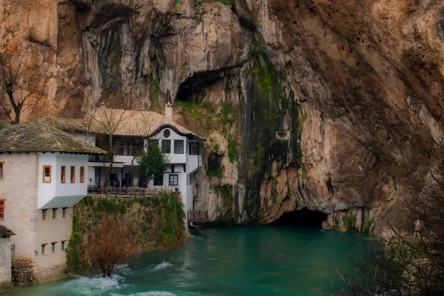 Buna kaynağında Blagaj Tekkesi